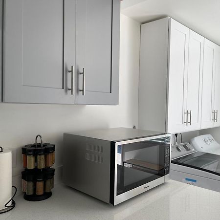 New Spacious House In Anaheim Near Disneyland-Knott In Without Backyard In The Same Lot Of 3 Separate Properties Екстер'єр фото