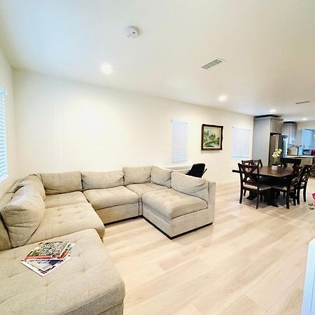 New Spacious House In Anaheim Near Disneyland-Knott In Without Backyard In The Same Lot Of 3 Separate Properties Екстер'єр фото