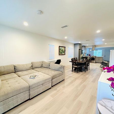 New Spacious House In Anaheim Near Disneyland-Knott In Without Backyard In The Same Lot Of 3 Separate Properties Екстер'єр фото