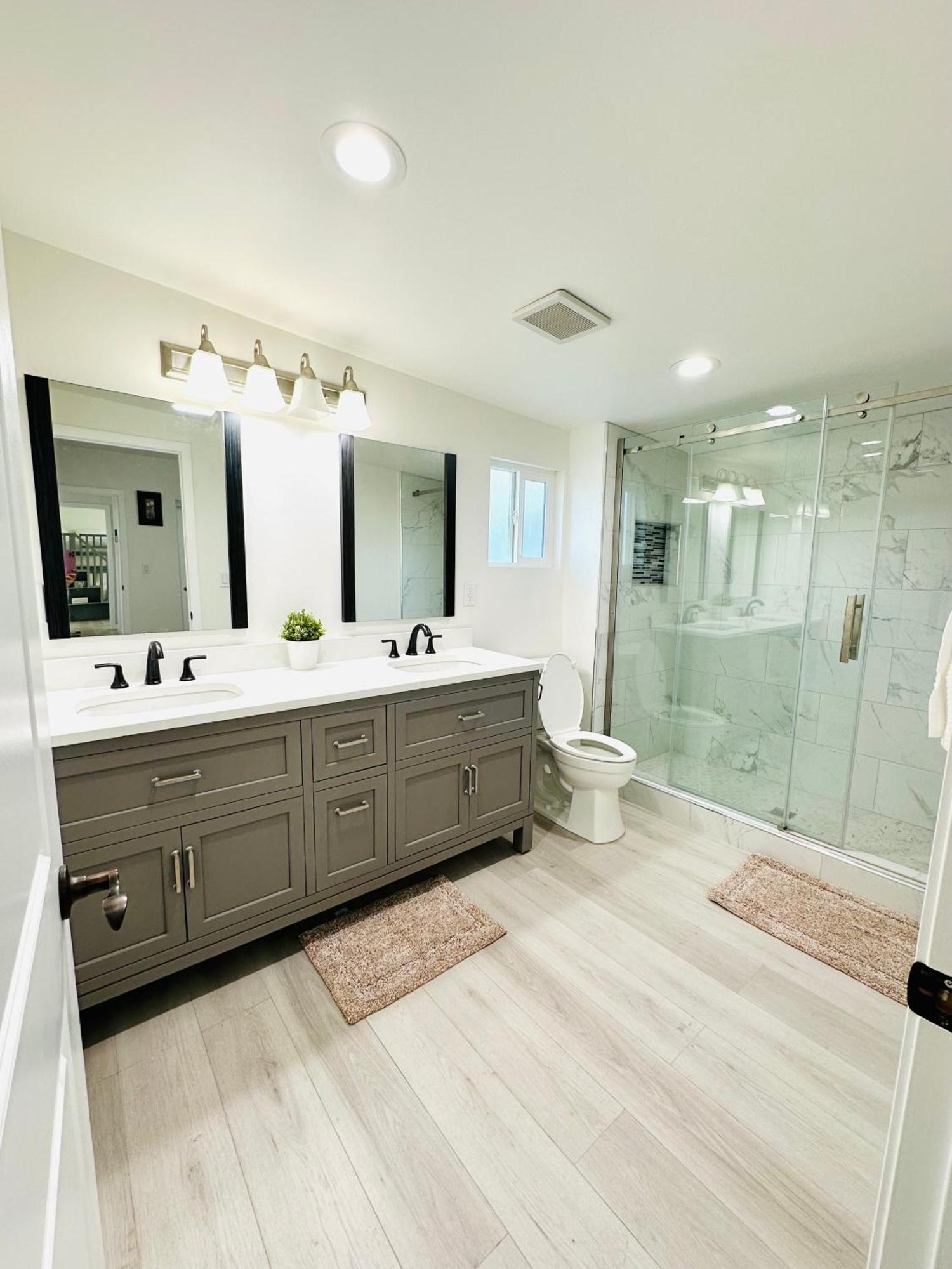New Spacious House In Anaheim Near Disneyland-Knott In Without Backyard In The Same Lot Of 3 Separate Properties Екстер'єр фото