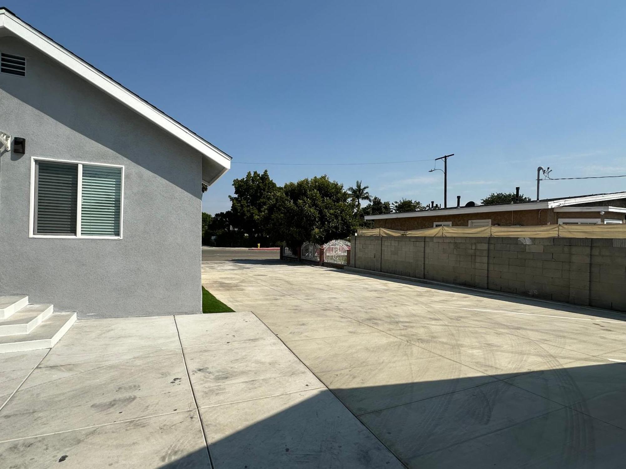 New Spacious House In Anaheim Near Disneyland-Knott In Without Backyard In The Same Lot Of 3 Separate Properties Екстер'єр фото
